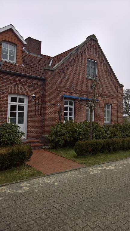 Отель Stoevchen Cafe 3*